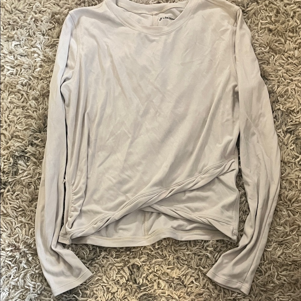 Lululemon PRE-OWNED Cream Long Sleeve Crop Top